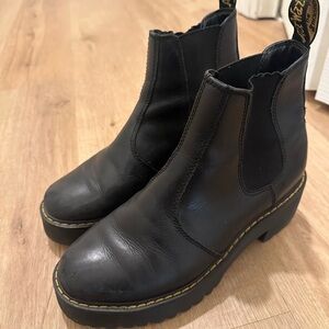 Dr Martens Chelsea boots